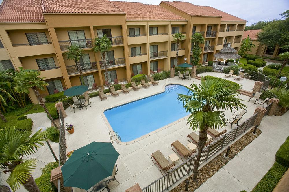 Готель Courtyard By Marriott San Antonio Downtown Екстер'єр фото