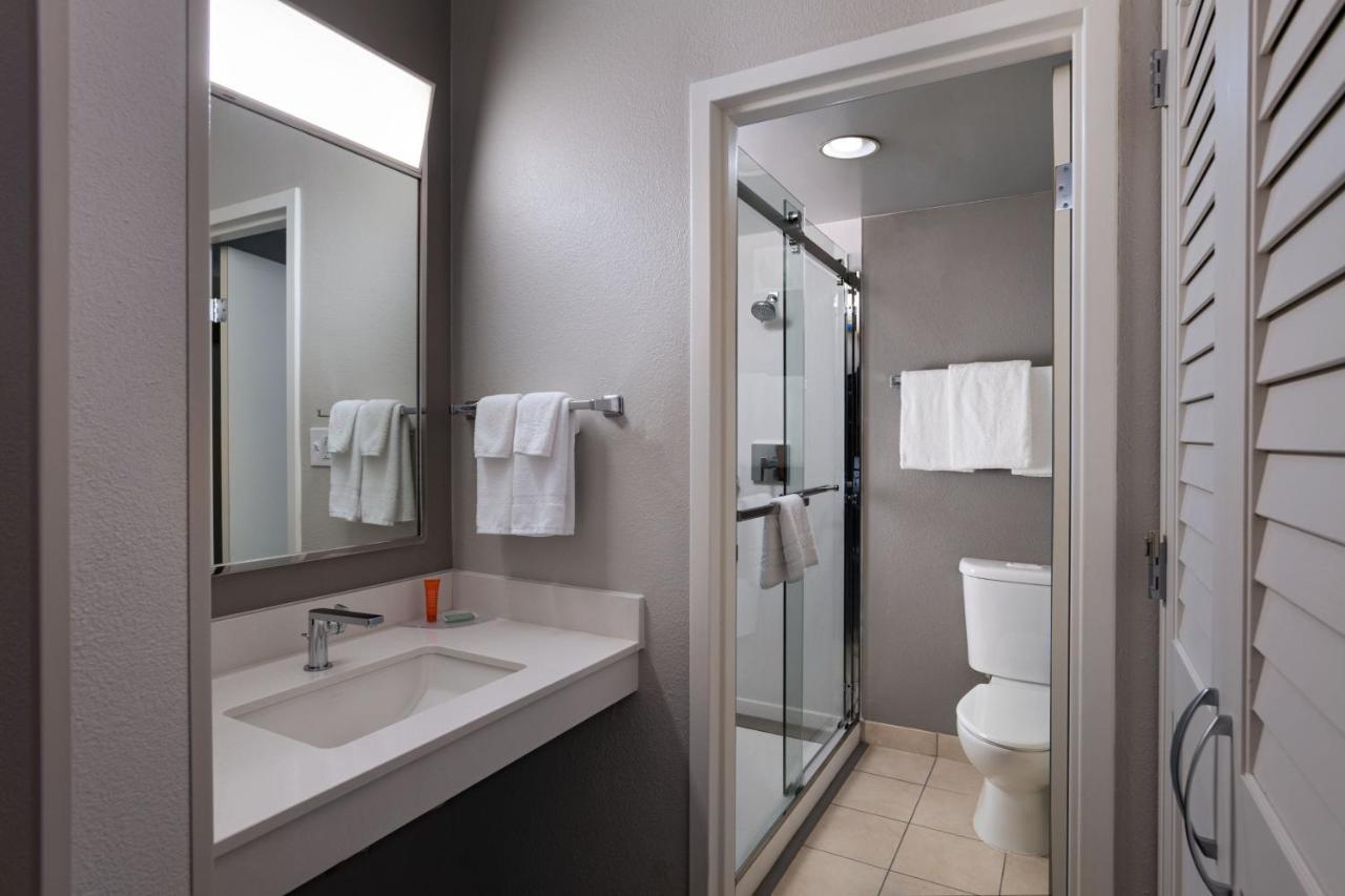 Готель Courtyard By Marriott San Antonio Downtown Екстер'єр фото