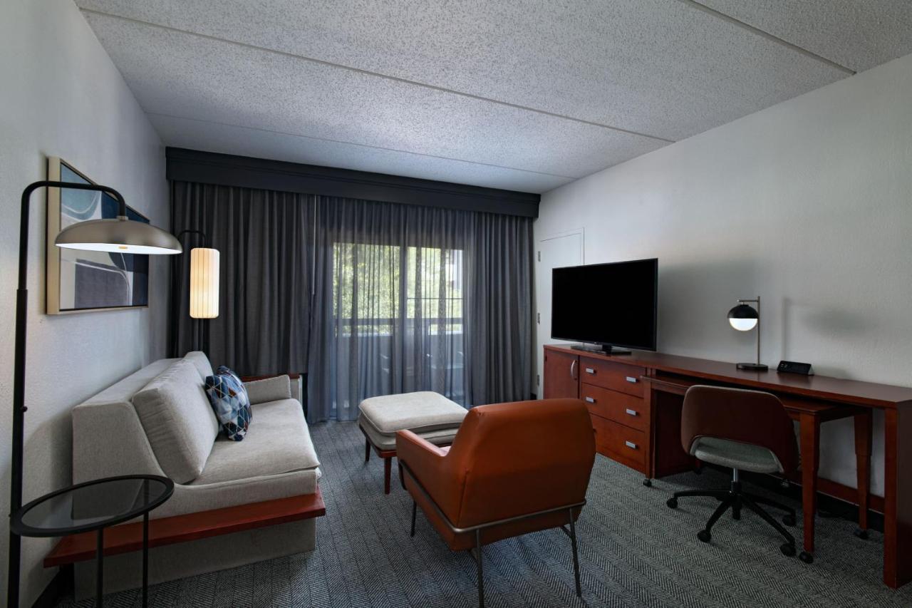 Готель Courtyard By Marriott San Antonio Downtown Екстер'єр фото